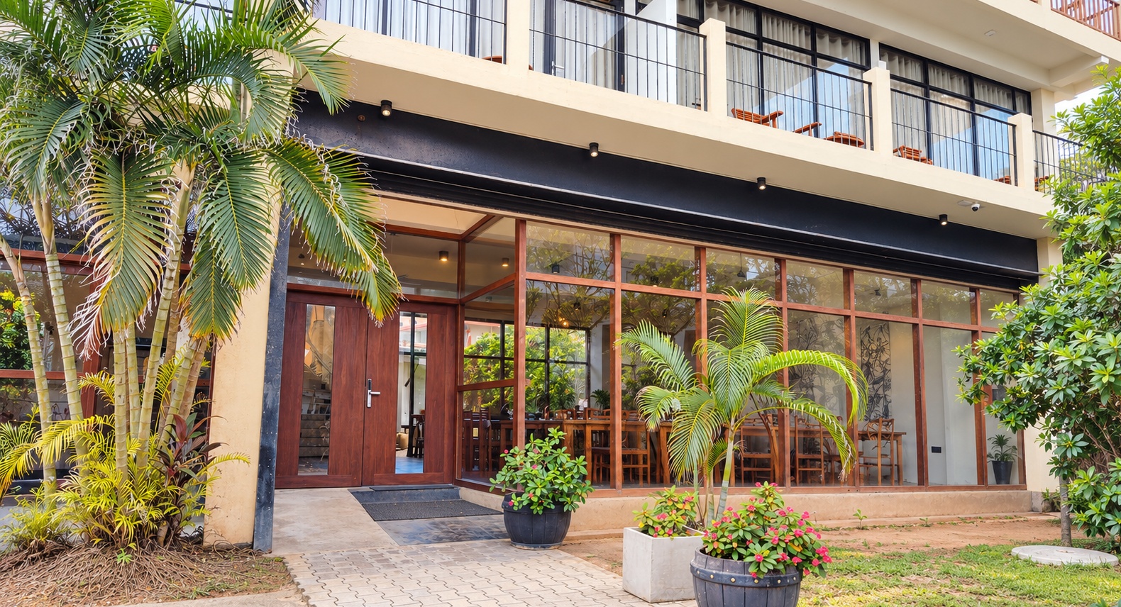 Garden, Restaurant & Terrace